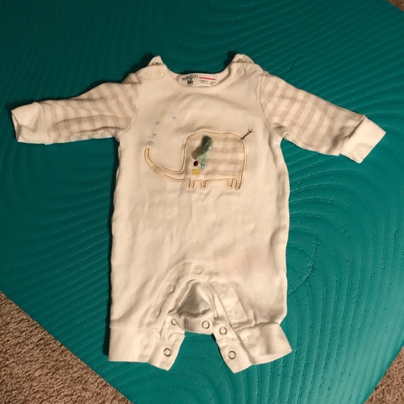 Newborn babygirl onesies bundle - Picture 3 of 4